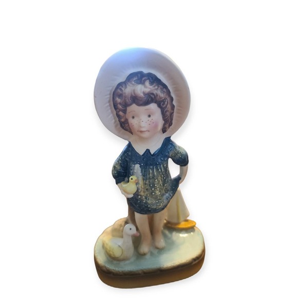 Vintage American Greetings Corp Figurine Sunbonnet Sue Freckled Face Girl Bonnet - Picture 1 of 8